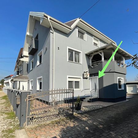 ווליקה גוריצה 4 Stars Apartments Near Airport מראה חיצוני תמונה