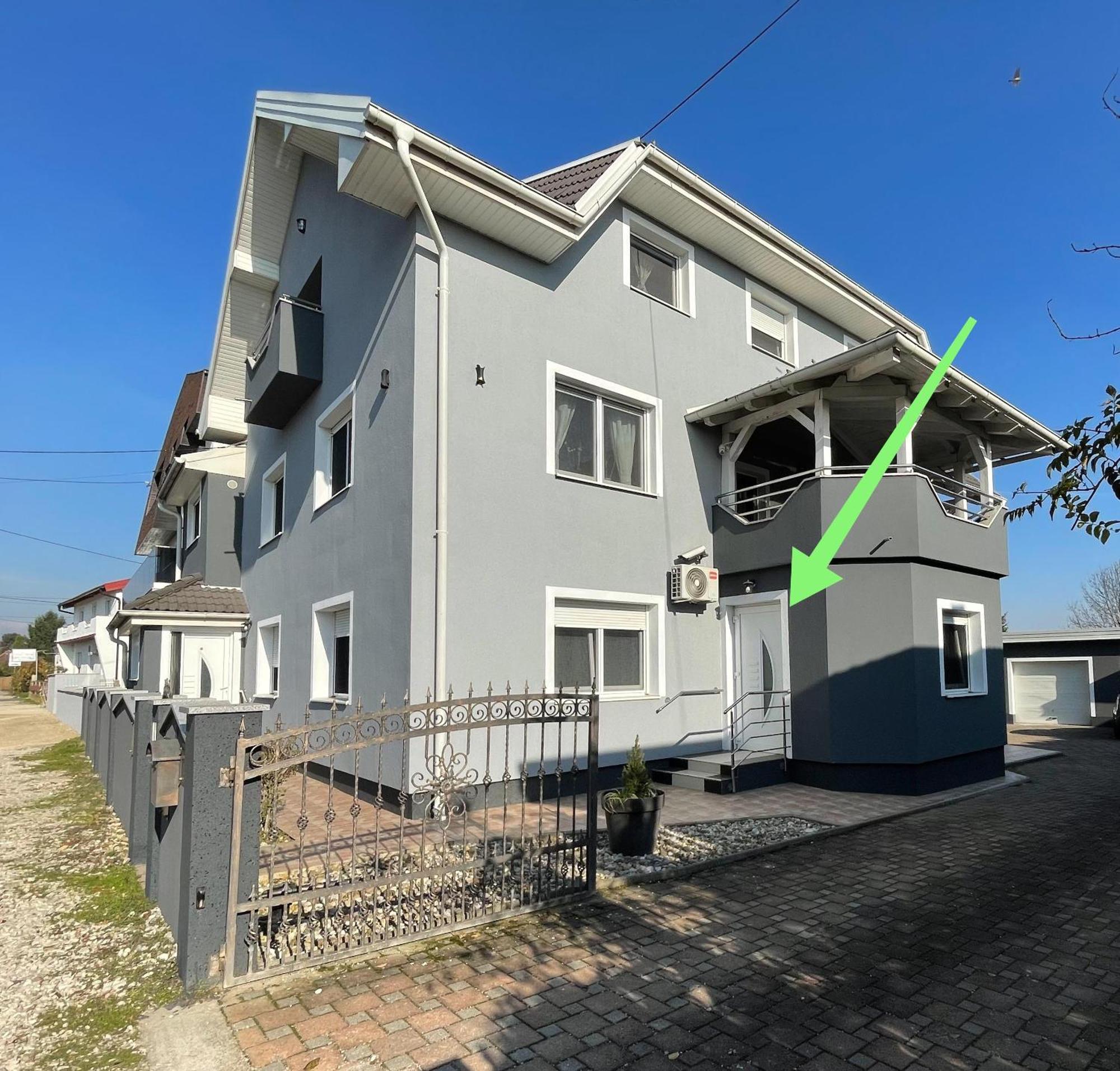 ווליקה גוריצה 4 Stars Apartments Near Airport מראה חיצוני תמונה